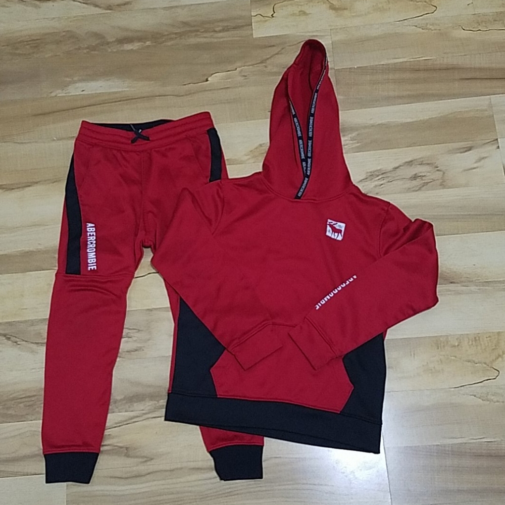 Abercrombie Warm up Set .